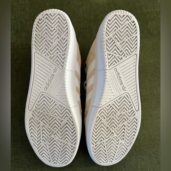 Adidas | Tyshawn Mid Off-White skate shoes - Picture 13 of 14